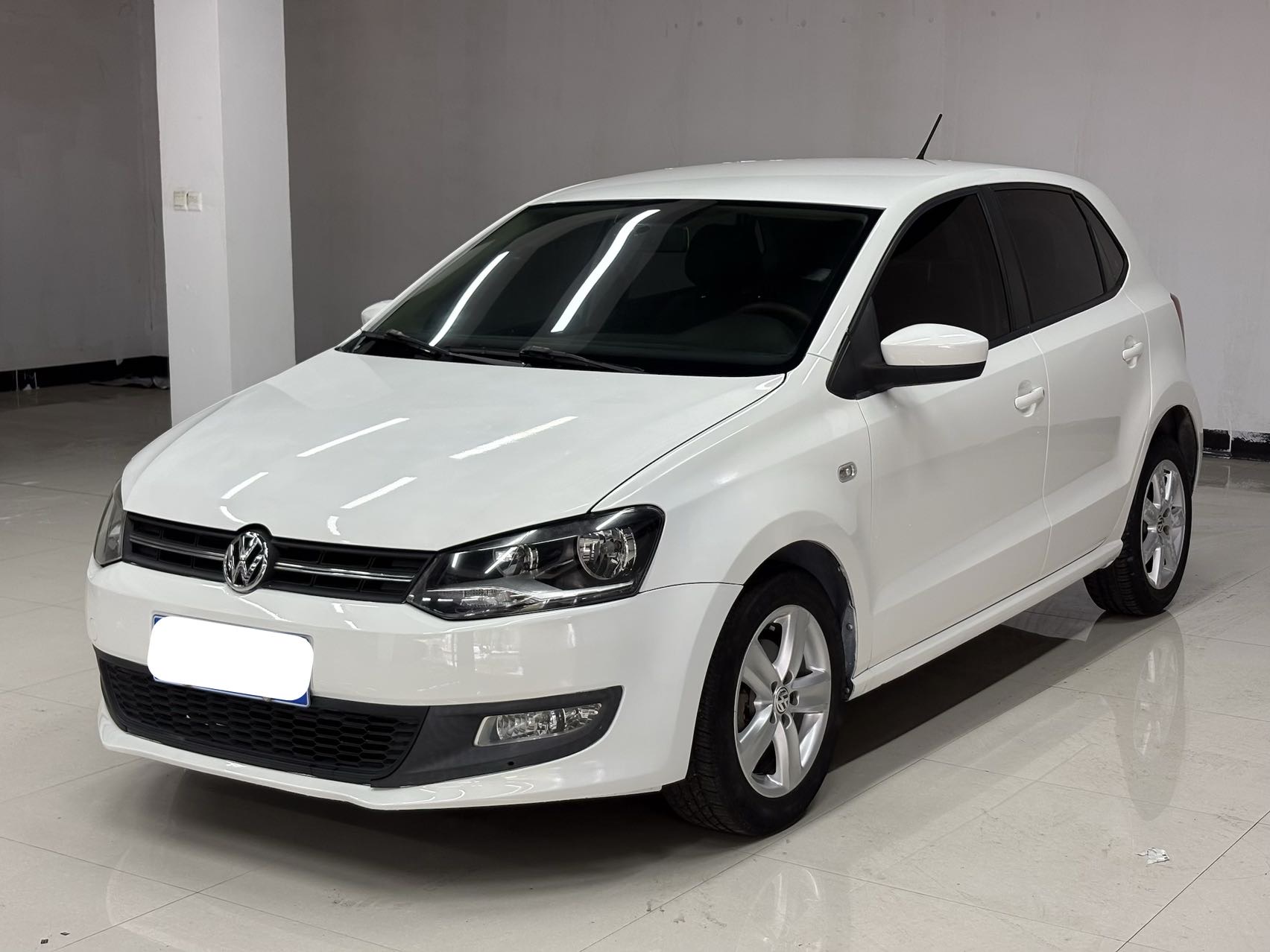 Volkswagen Polo 2013 Volkswagen Polo 2013 car image