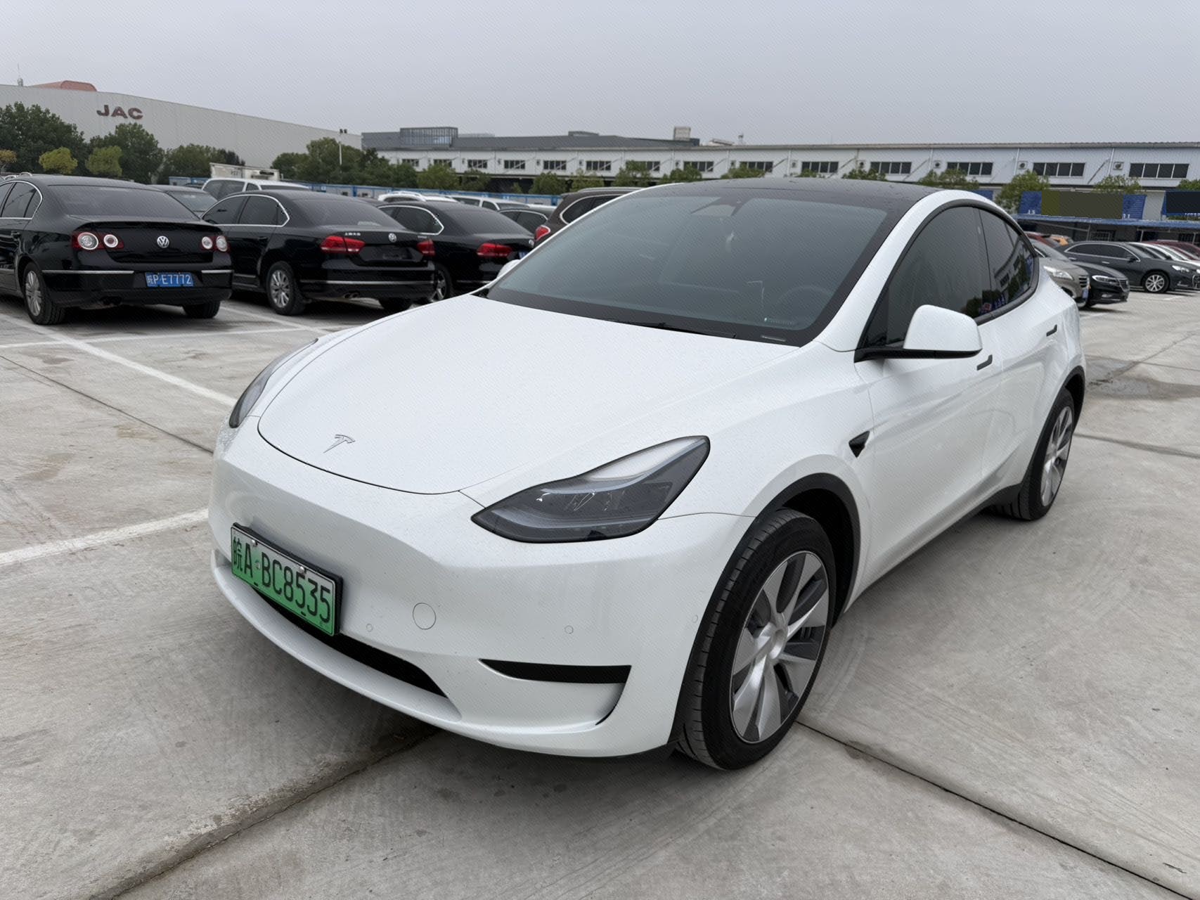 Tesla Model Y 2023 Tesla Model Y 2023 car image