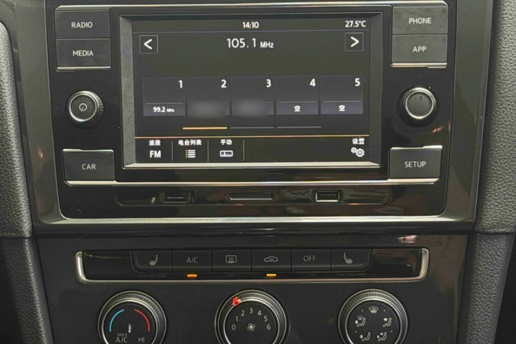 Volkswagen Golf 2018 car image #14