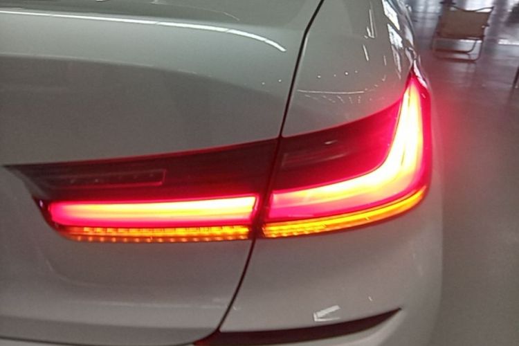 BMW 3 Series 2022 #8 BMW 3 Series 2022 car image #8