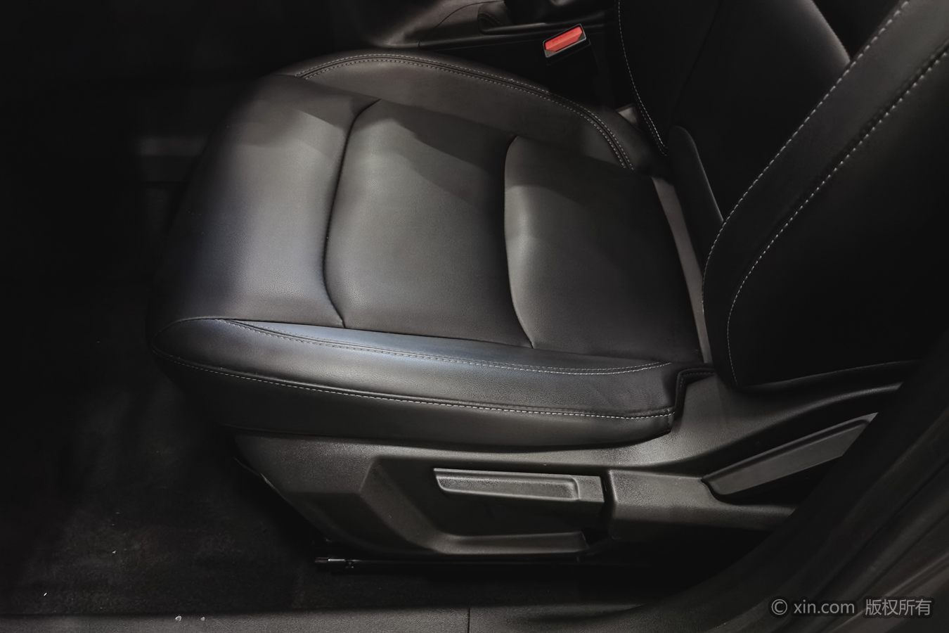 GEELY Emgrand 2025 #21 GEELY Emgrand 2025 car image #21