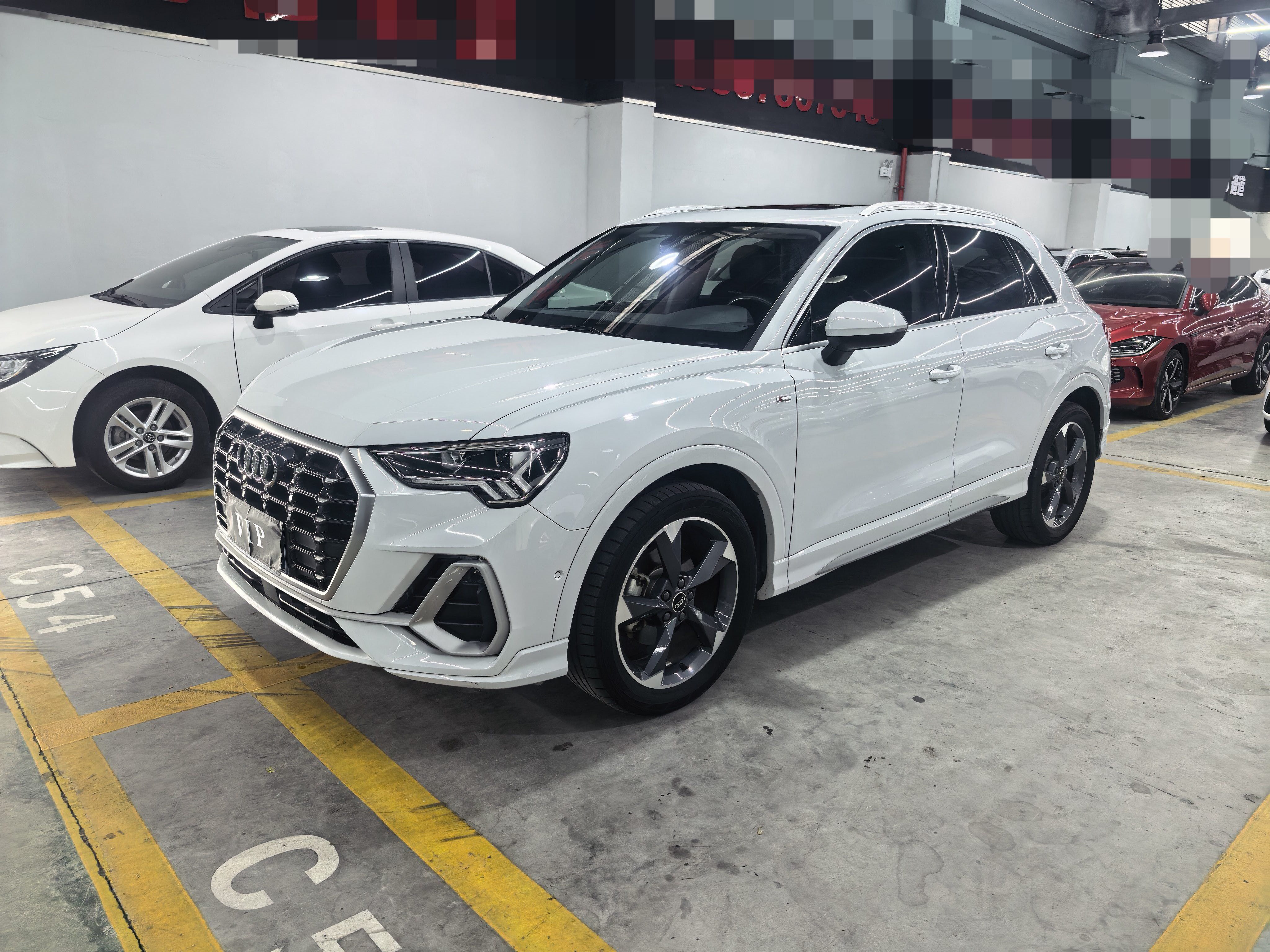 Audi Q3 2022 car image 