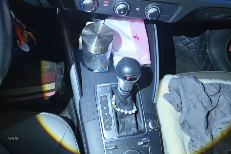 Audi A3 2018 car image #16