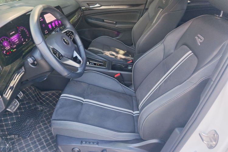 Volkswagen Golf 2022 car image #17