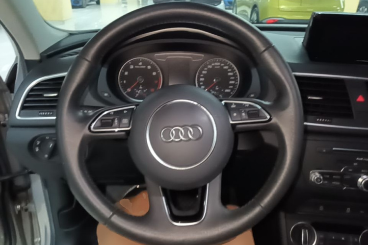 Audi Q3 2019 immagine di auto #11