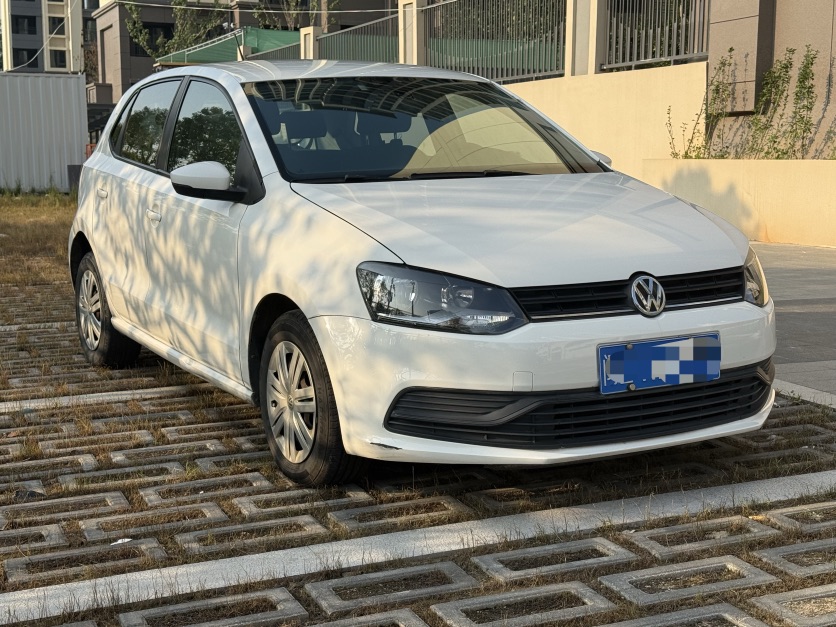 Volkswagen Polo 2016 car image #3