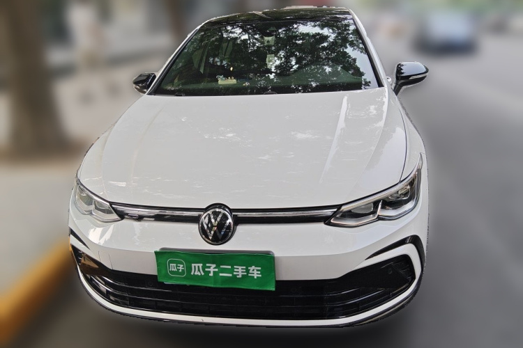 Volkswagen Golf 2022 car image #3