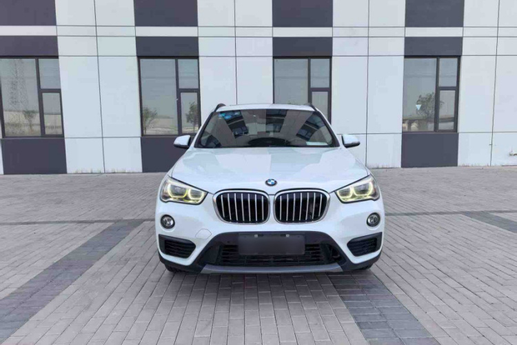 BMW X1 2017 #3 BMW X1 2017 car image #3