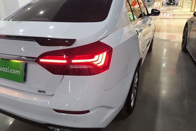 GEELY Emgrand 2021 car image #8