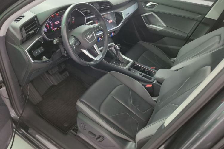 Audi Q3 2021 car image #15
