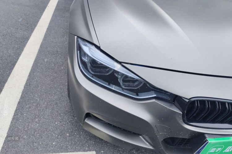 BMW 3 Series 2018 car image #8