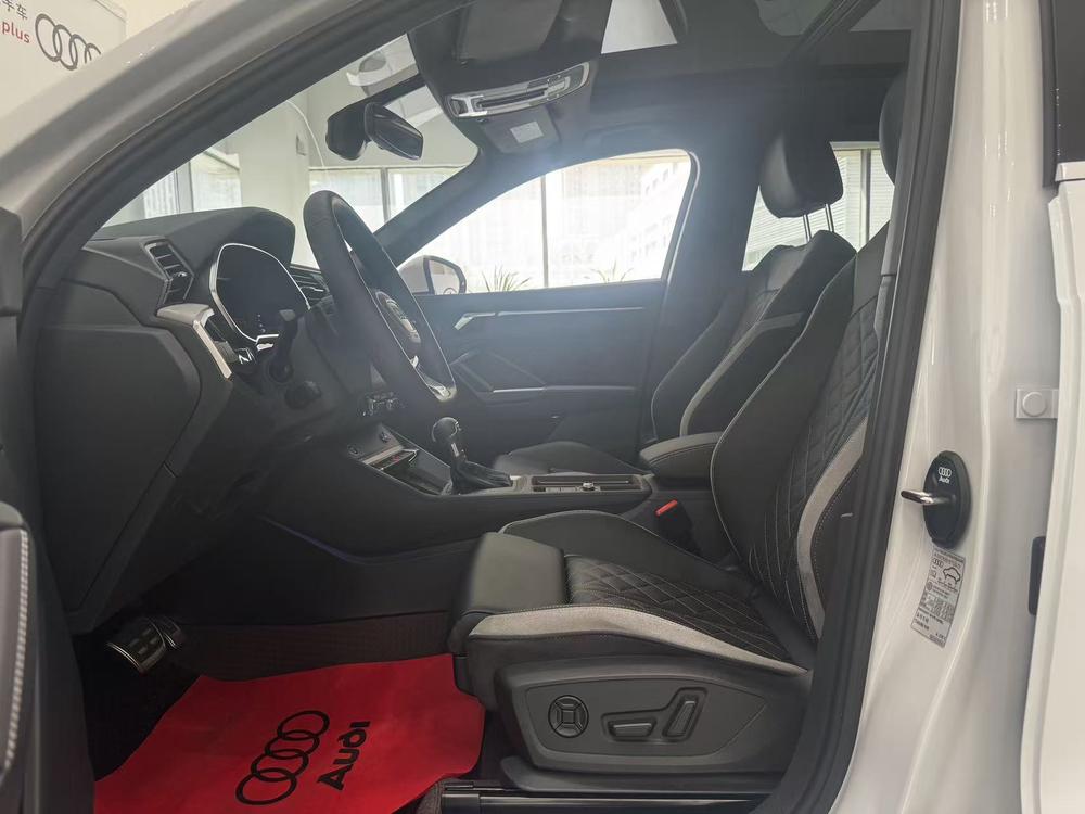 Audi Q3 2025 #9 Audi Q3 2025 car image #9