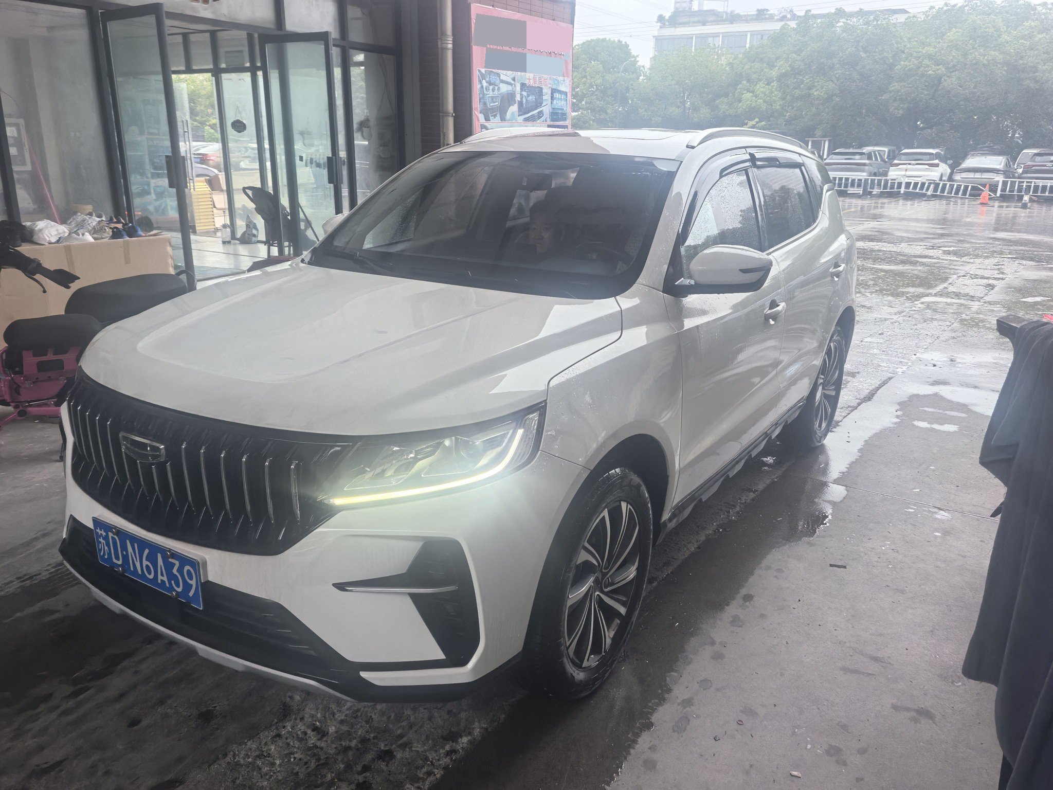 GEELY Vision X6 2023 car image 