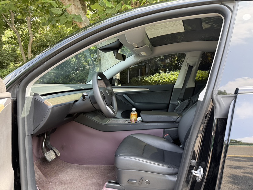 Tesla Model Y 2022 #4 Tesla Model Y 2022 car image #4