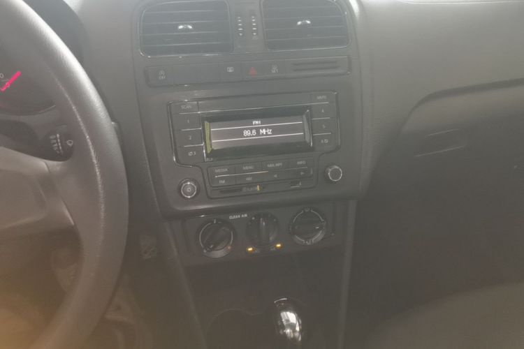 Volkswagen Polo 2018 #13 Volkswagen Polo 2018 car image #13