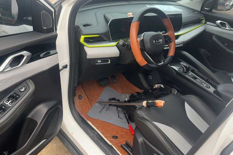 GEELY Coolray 2022 #17 GEELY Coolray 2022 car image #17