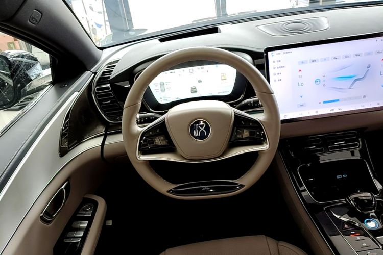 BYD Han 2024 car image #11