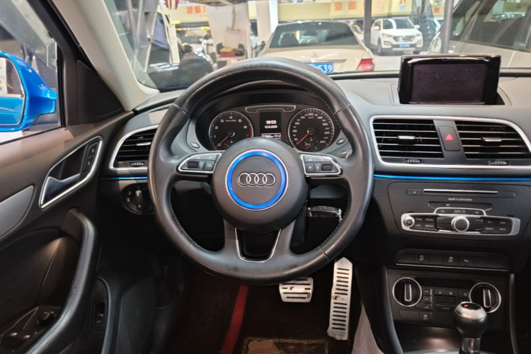 Audi Q3 2016 #11 Audi Q3 2016 car image #11