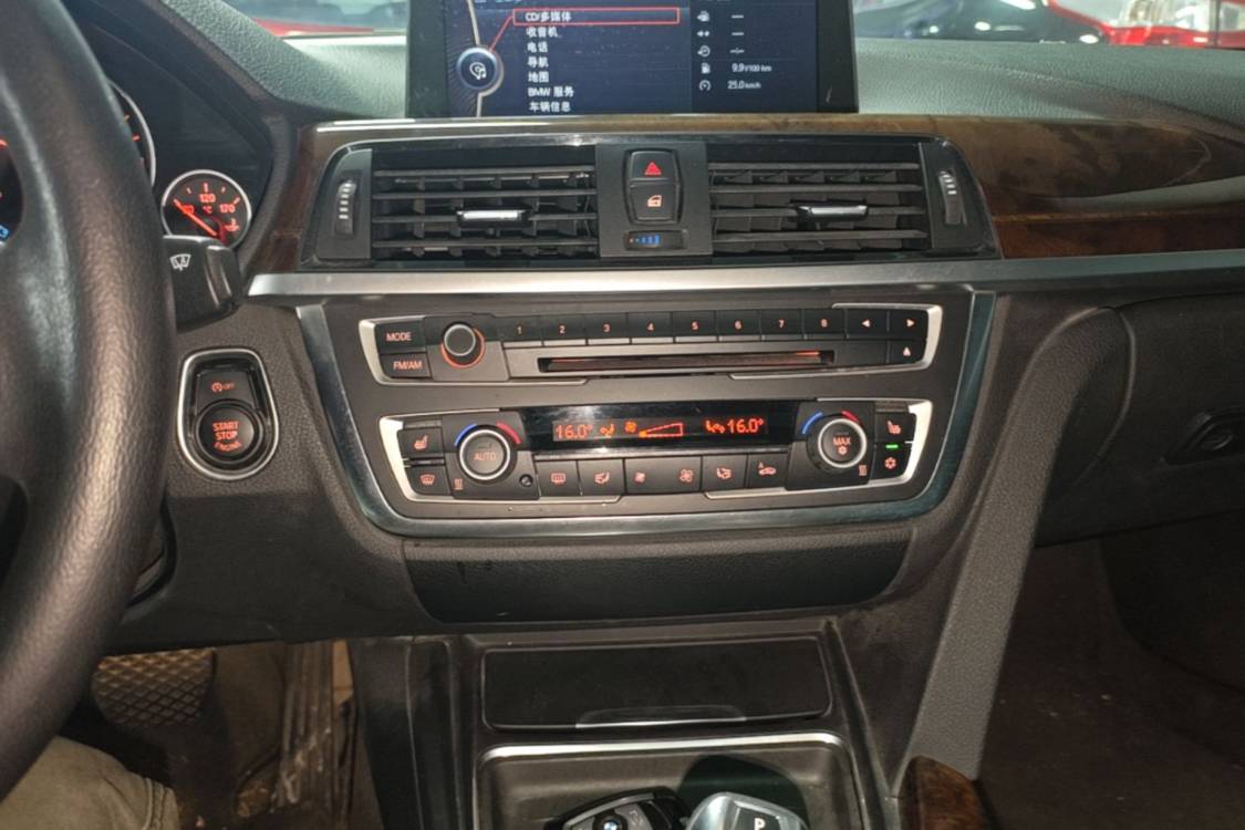 BMW 3 Series 2013 car image #27