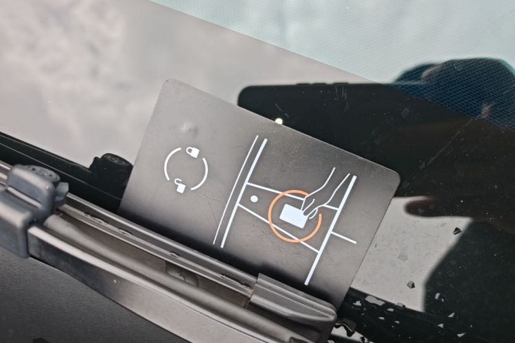 Tesla Model 3 2024 car image #9