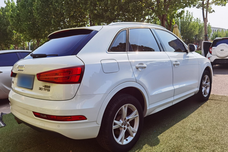 Audi Q3 2017 car image #7