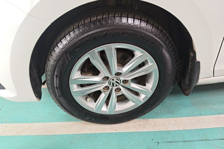 Volkswagen Santana 2018 car image #9