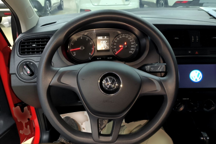Volkswagen Polo 2017 car image #11