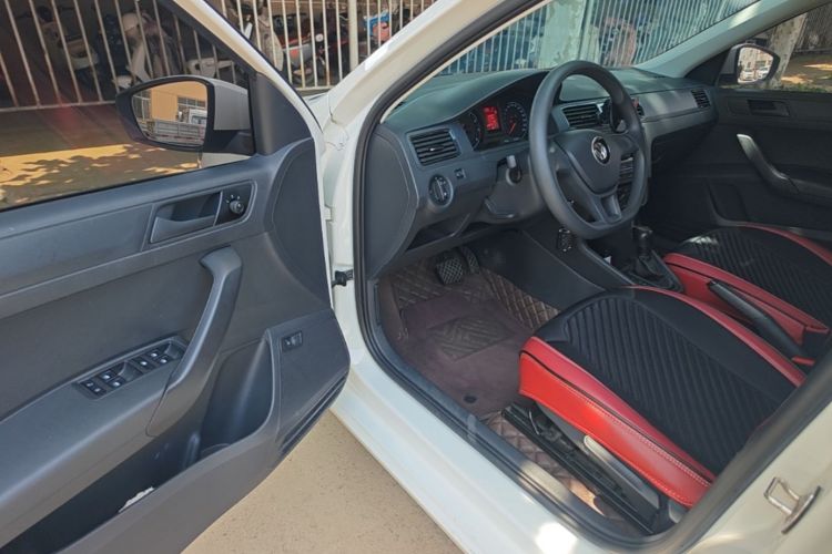 Volkswagen Santana 2022 car image #16