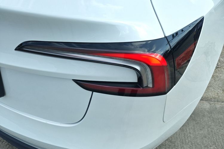 Tesla Model 3 2024 #8 Tesla Model 3 2024 car image #8