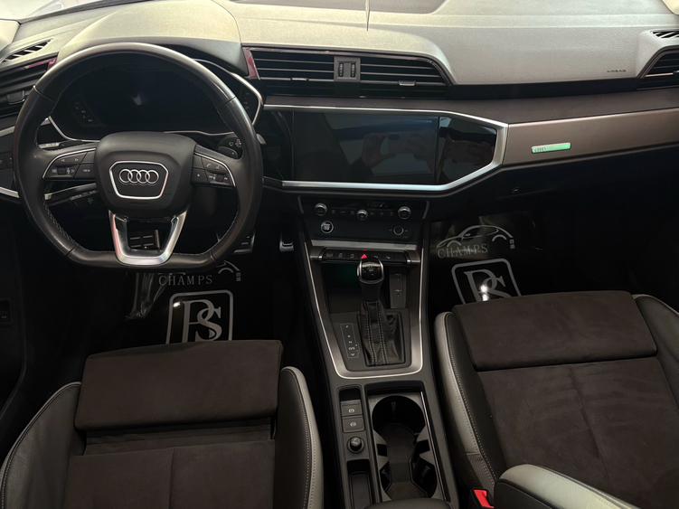 Audi Q3 2022 car image #8