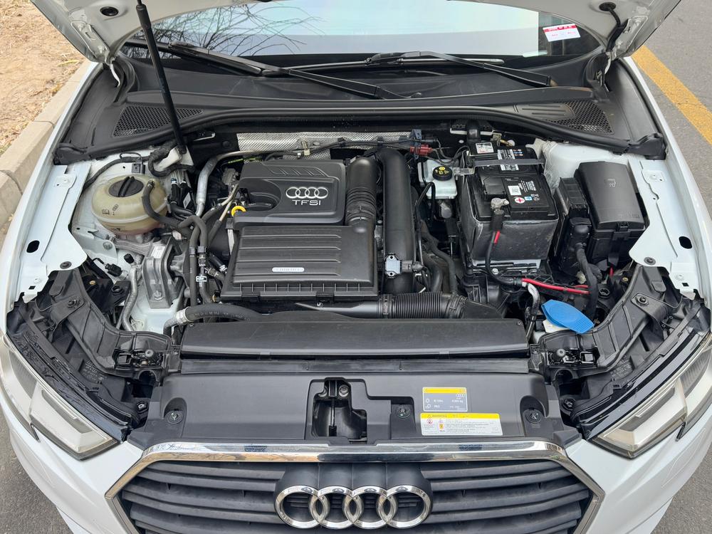 Audi A3 2018 car image #9