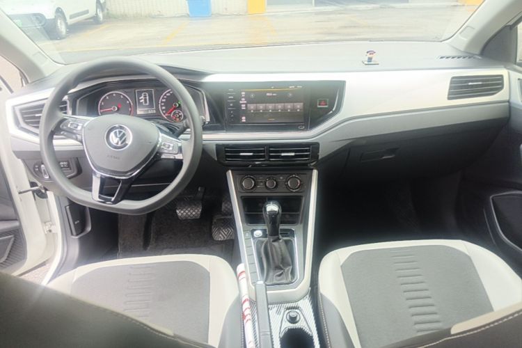 Volkswagen Polo 2021 car image #10