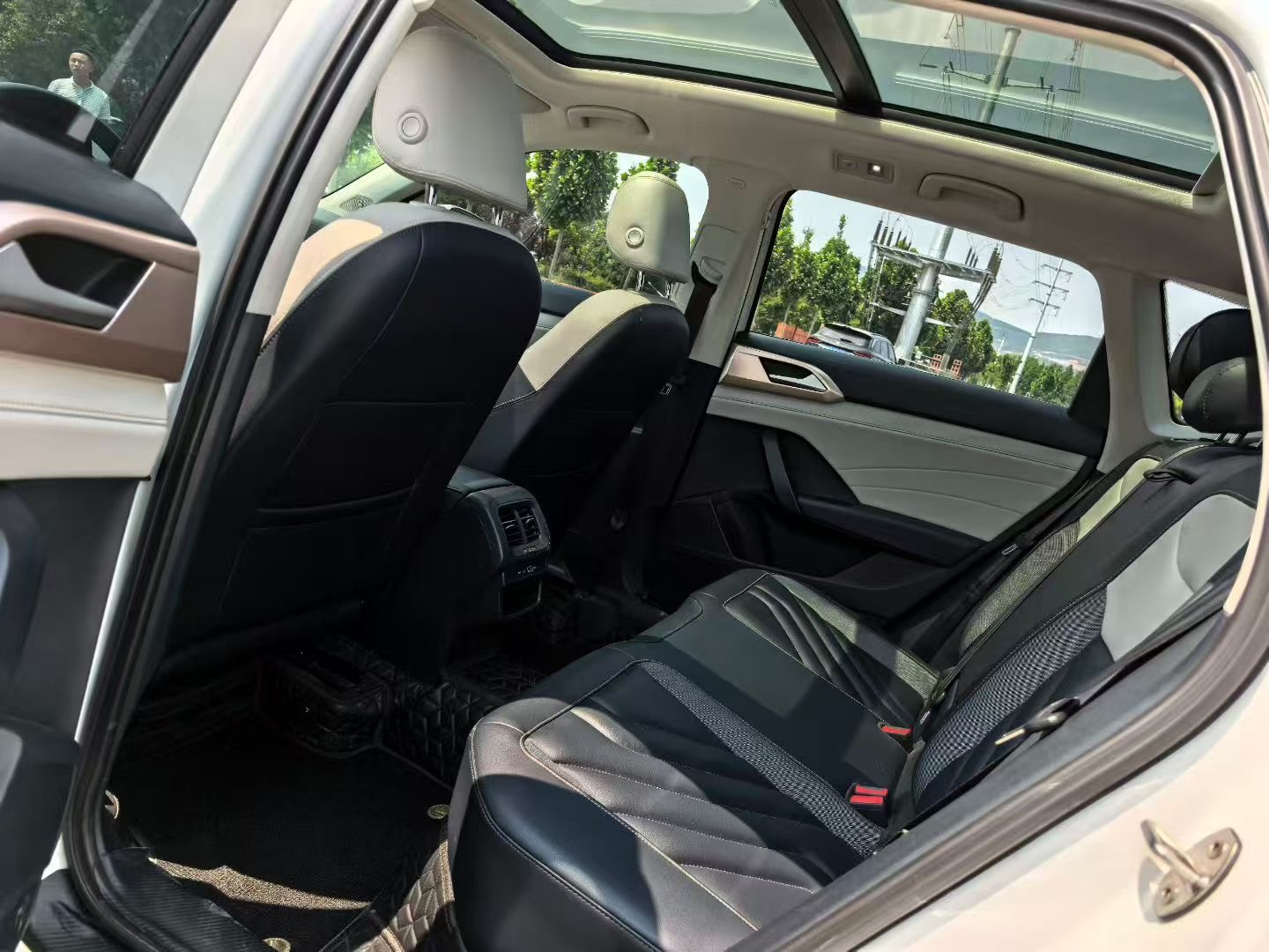 Volkswagen Tharu 2023 car image #4