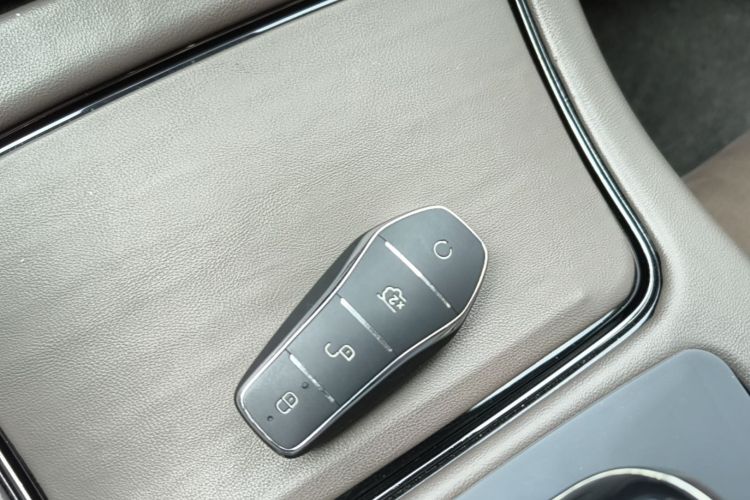 BYD Han 2024 car image #14