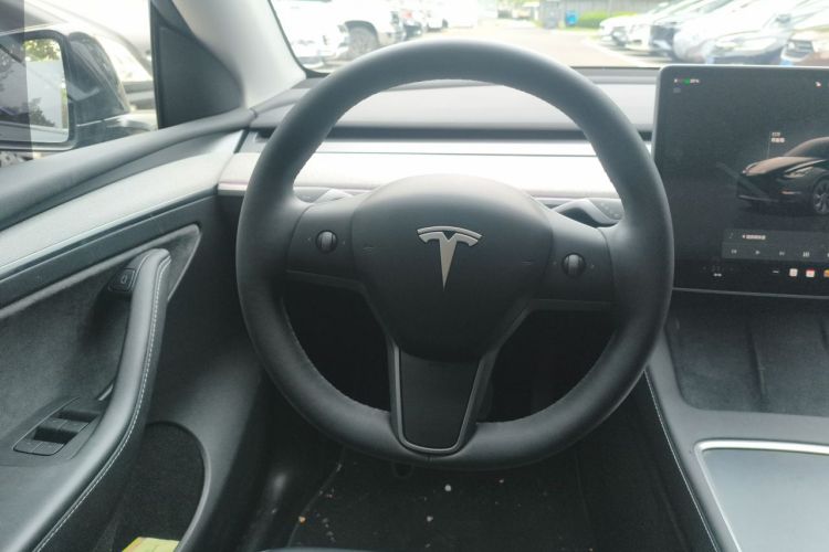 Tesla Model Y 2024 #15 Tesla Model Y 2024 immagine di auto #15