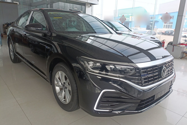 Volkswagen Passat New Energy 2025 immagine di auto #4