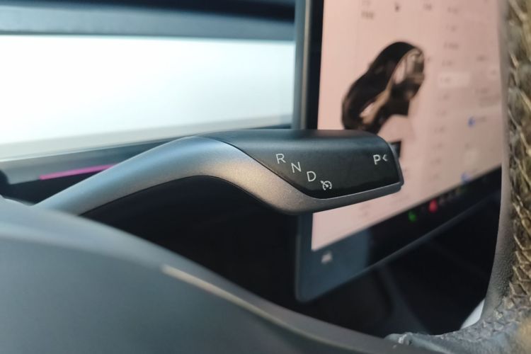 Tesla Model 3 2023 car image #18