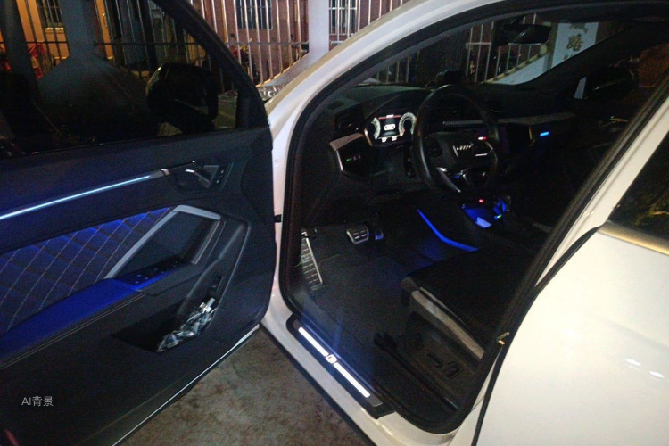 Audi Q3 2025 car image #18