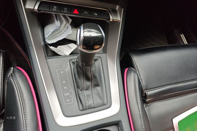 Audi Q3 2021 car image #16