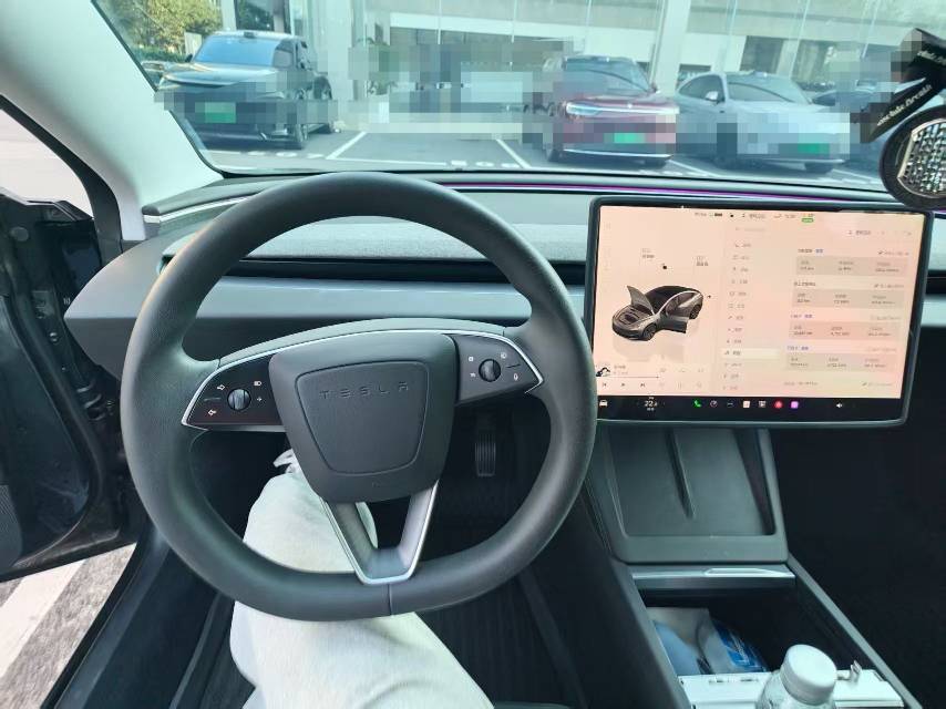 Tesla Model 3 2024 صورة سيارة #7