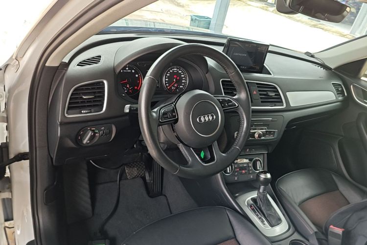 Audi Q3 2018 #11 Audi Q3 2018 car image #11