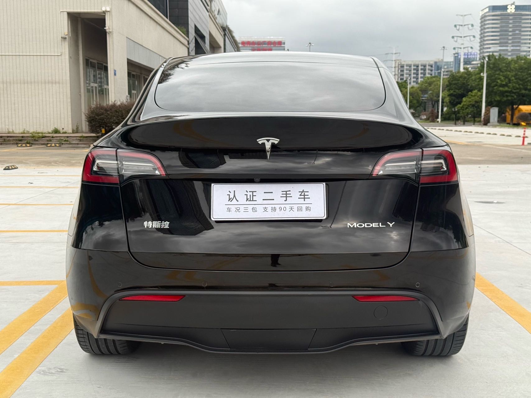 Tesla Model Y 2022 #14 Tesla Model Y 2022 car image #14