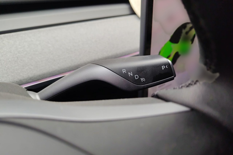 Tesla Model Y 2024 #18 Tesla Model Y 2024 car image #18