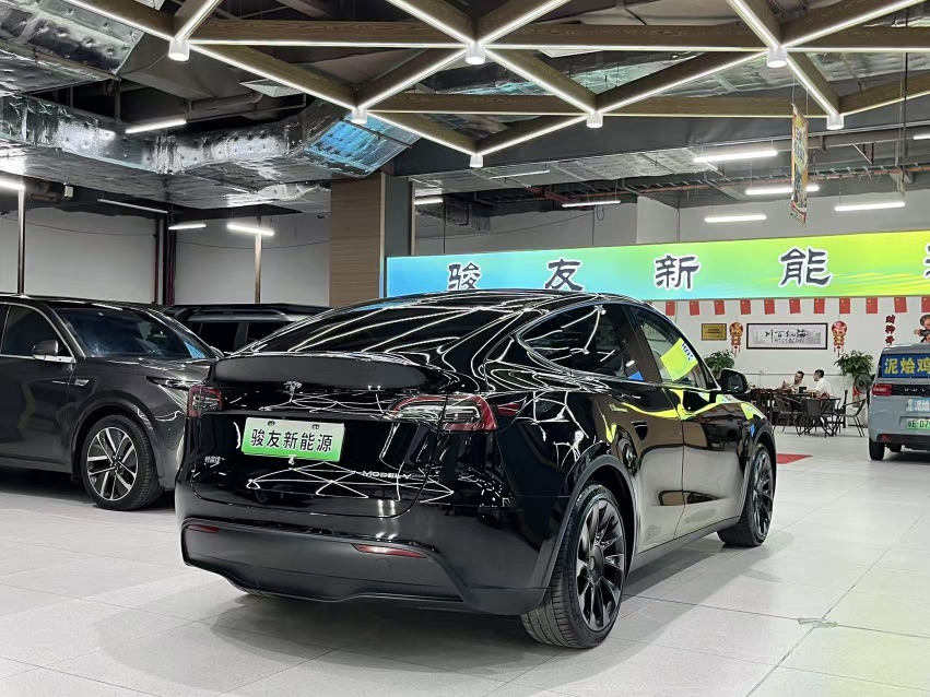 Tesla Model Y 2022 #4 Tesla Model Y 2022 car image #4
