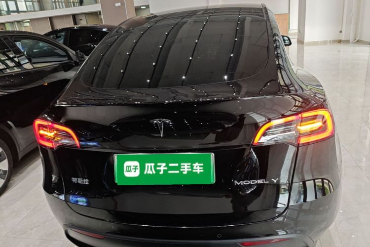 Tesla Model Y 2023 car image #4