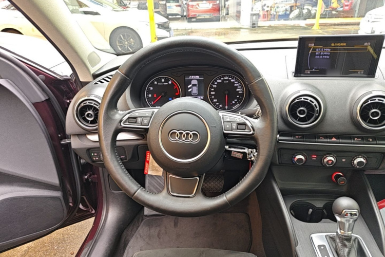 Audi A3 2016 imagem de carro #11