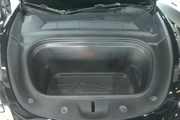 Tesla Model Y 2021 #20 Tesla Model Y 2021 car image #20