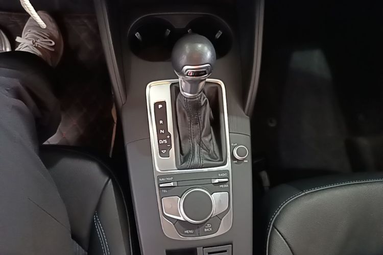 Audi A3 2018 car image #14
