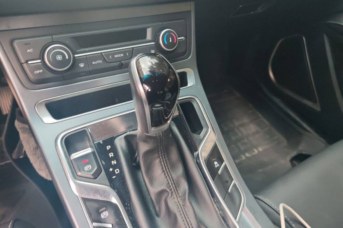 GEELY Emgrand 2019 #27 GEELY Emgrand 2019 car image #27