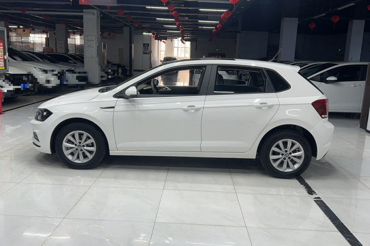 Volkswagen Polo 2022 car image #7